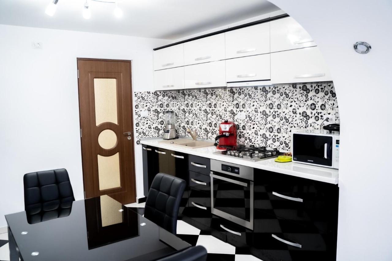Apartament Luxury Apartment Gura Humorului Ngoại thất bức ảnh