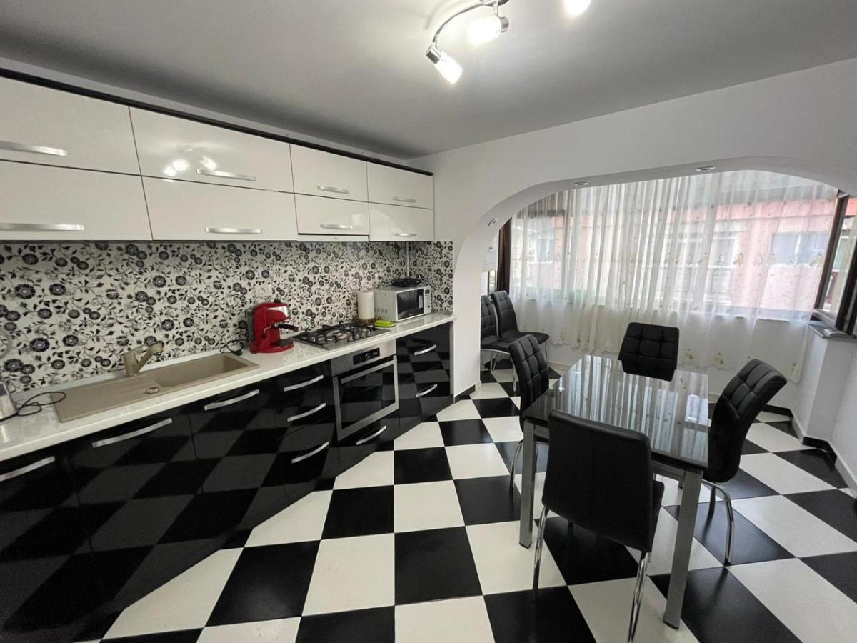 Apartament Luxury Apartment Gura Humorului Ngoại thất bức ảnh